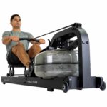 Svart vattenroddmaskin från Fluid Rower.
